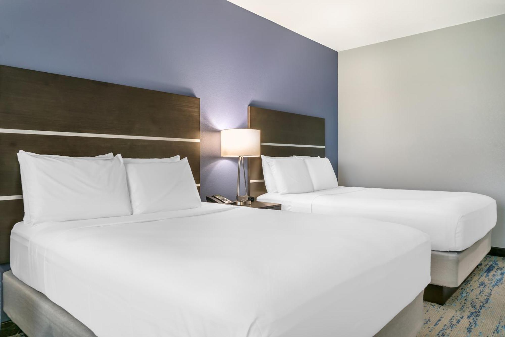 Comfort Inn & Suites Adrian Buitenkant foto